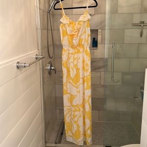Ann Taylor Loft Yellow and white maxi dressed with a ruched waist size 10